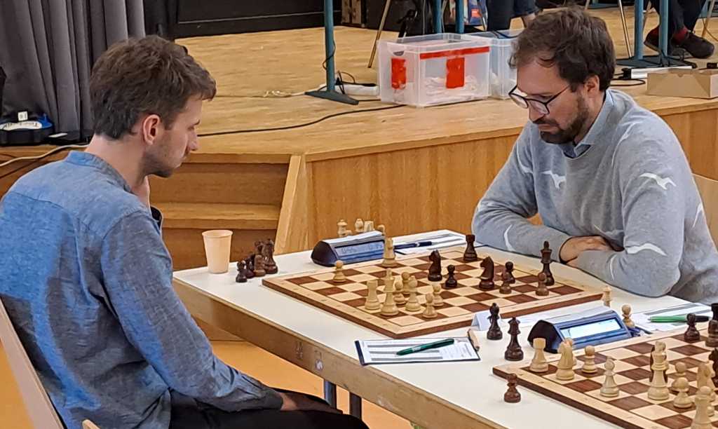 Die Entscheidungspartie: IM A. Feuerstack (li.) und IM Can Ertan (re.)